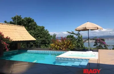 Excelente casa 4 dormitório(s) em centro - florianópolis