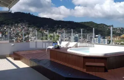 Cobertura à venda no bairro centro em florianópolis
