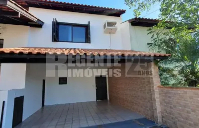 Linda casa à venda no bairro trindade em florianópolis