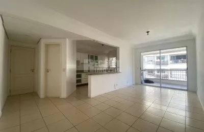 Ótimo apartamento de 3 dormitórios no bairro coqueiros!