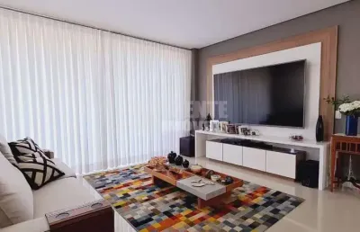 Casa 3 dormitórios sendo 3 suítes no córrego grande florianópolis
