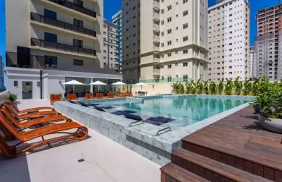 Dom benedito apartamento com 3 suítes e 3 vagas na meia praia