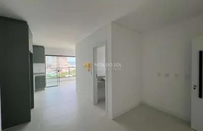 Málaga apartamento com 2 suítes e 1 vaga no perequê