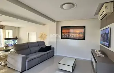 Diamante cobertura duplex com 4 suítes e 2 vagas na meia praia