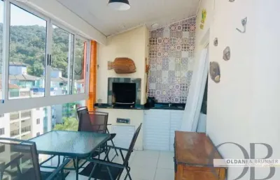 Cobertura duplex alto padrão com piscina privativa.