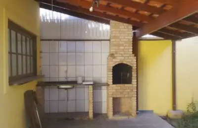 Casa térrea com 4 dormitórios com edícula no itaguá