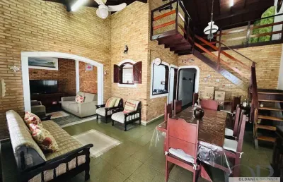 Casa com 4 dormitórios mais edícula e área gourmet no itaguá.