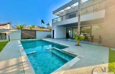 Sobrado mobiliado com 4 dormitórios dentro de condominio.