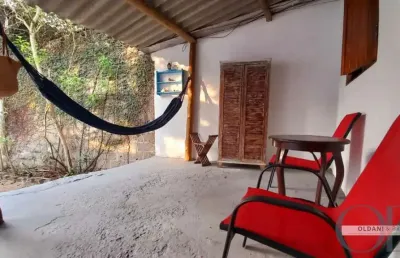 Casa térrea com 1 dormitórios apenas 100 metros da praia do pereque-açú
