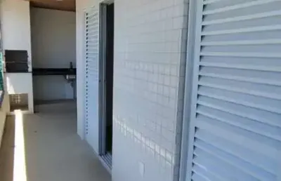 Apartamento vista mar com 2 dormitórios nas toninhas.