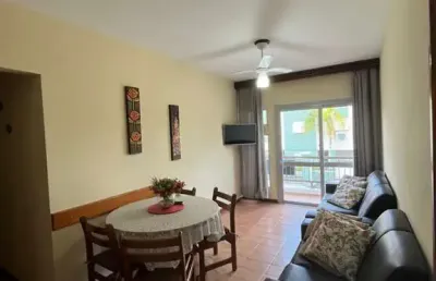 Apartamento com 2 dormitórios apenas 300 metros da praia grande.