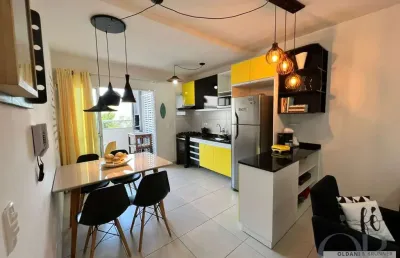 Apartamento mobiliado com 2 dormitórios apenas 350 metros do mar.