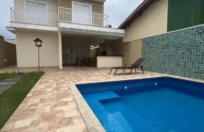 Sobrado com 4 dormitórios apenas 150 metros do mar na praia do pereque-açú