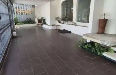 Casa térrea em jaguaré: 4 dormitórios e 3 suítes por r$1.480.000