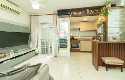 Casa com 2 quartos à venda na Rua Beco Do Carvalho, 493, Jardim Carvalho, Porto Alegre
