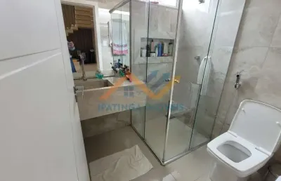 Casa luxuosa e bem localizada no bairro das fontes!