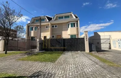 Sobrado triplex no bairro alto com garden, espaço gourmet e sala de cinema