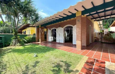 Casa no guarujá, condomínio fechado, 3 quartos, sala com 2 ambientes e churrasqueira   - mercuri imóveis - imobiliária no guarujá