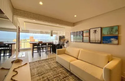 Apartamento no guarujá, enseada, 3 quartos, sala para 2 ambientes e varanda gourmet - mercuri imóveis - imobiliária no guarujá