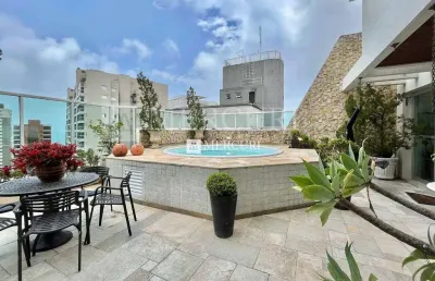 Cobertura no guarujá, astúrias, com varanda gourmet e piscina privativa, 3 quartos, mercuri imóveis guarujá.