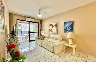 Apartamento no guarujá, pitangueiras, com sacada com vista urbana, 2 quartos.