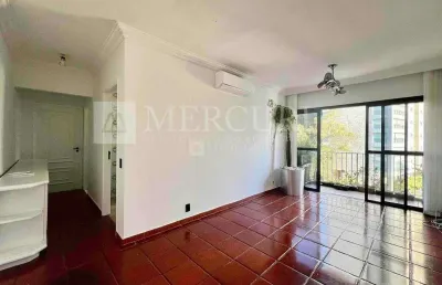 Apartamento no guarujá, enseada, 1 quarto, cozinha mobiliado e sacada - mercuri imóveis - imobiliária no guarujá
