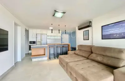 Apartamento no guarujá, enseada, 3 quartos, sala para 2 ambientes e uma vista para o mar - mercuri imóveis - imobiliária no guarujá