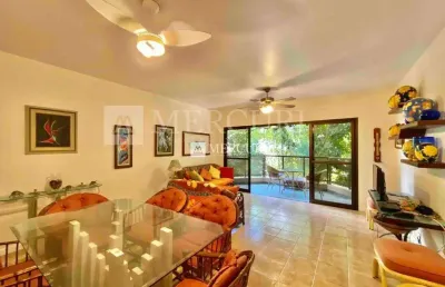 Apartamento na praia das pitangueiras com sacada e vista para a mata