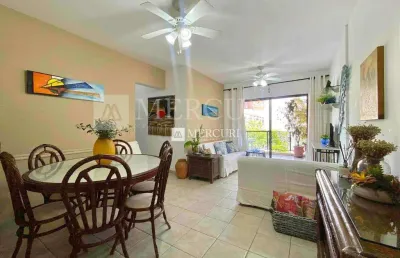 Apartamento na enseada com 2 quartos e sacada ampla