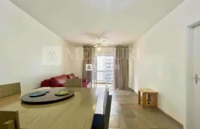 Apartamento no guarujá, praia das pitangueiras, 2 quartos e sacada com vista para o mar.