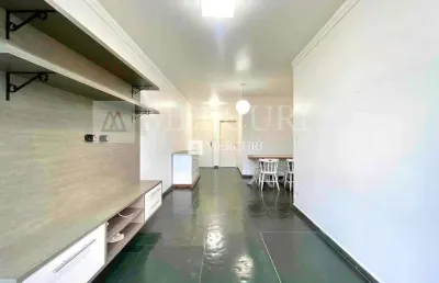 Apartamento no guarujá, enseada, próximo a praia- mercuri imóveis - imobiliária no guarujá