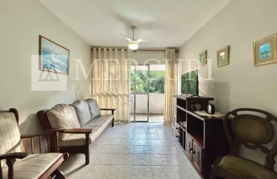 Apartamento no guarujá, enseada, mobiliado, espaçoso e com sacada.