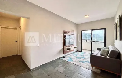 Apartamento no guarujá, enseada, prédio com piscina, 2 quartos e 1 suíte - mercuri imóveis - imobiliária no guarujá