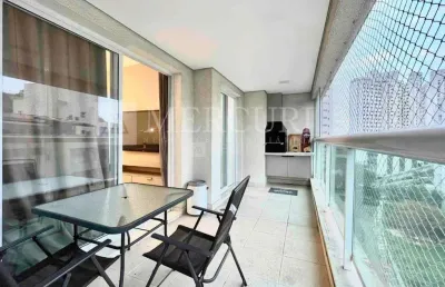 Apartamento no guarujá, astúrias,  2 quartos, reformado, decorado e sacada gourmet- mercuri imóveis - imobiliária no guarujá