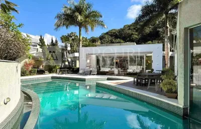 Casa no guarujá, balneário praia do pernambuco, condomínio fechado, área de lazer completa, 6 quartos