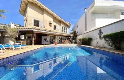 Casa no guarujá, condomínio fechado, jardim acapulco, 5 suítes, piscina e churrasqueira privativos