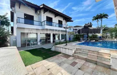 Casa no guarujá, condomínio fechado, jardim acapulco, 4 suítes, piscina e churrasqueira privativos - mercuri imóveis - imobiliária no guarujá