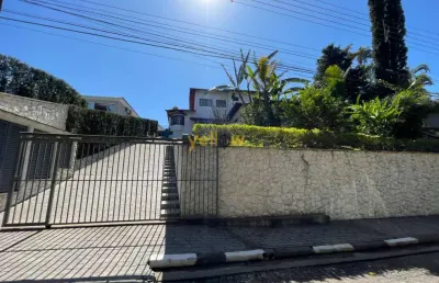 Casa de luxo em condomínio fechado em arujá com 4 dormitórios, 3 suítes e 7 banheiros por r$ 2,6 milhões