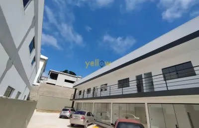Sala comercial de 30m² no centro de arujá com 1 banheiro por r$ 1.800/mês