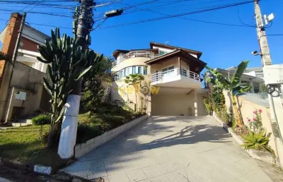 Casa de luxo em condomínio fechado em arujá - 301m²