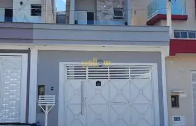 Casa à venda em nova arujá: 3 dormitórios e 2 suítes