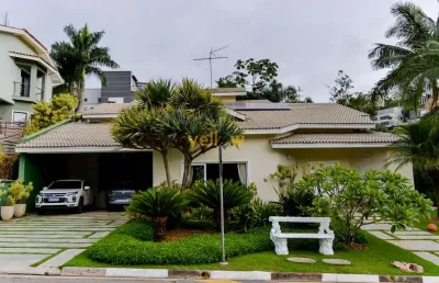 Casa luxuosa em condomínio hills iii - arujá à venda e locação