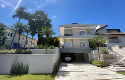 <p>descubra o seu novo lar no exclusivo condomínio arujá 5, uma verdadeira joia localizada em arujá. esta impressionante casa em condomínio fechado conta com 5 dormitórios, sendo 4 suítes, proje