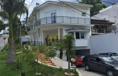 'casa em condomínio no itapeti - 3 suítes à venda e locação'