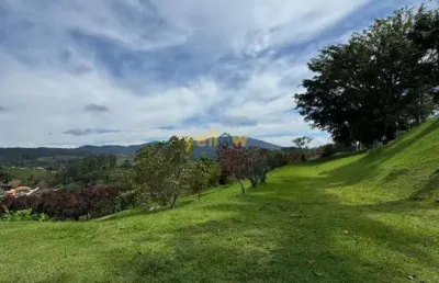 Sítio à venda em pouso alegre: 4 dormitórios e 5 banheiros