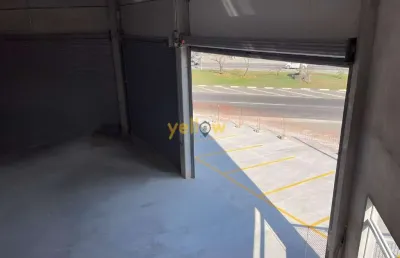 Galpão para locação no centro de arujá | 1200m² e 4 banheiros