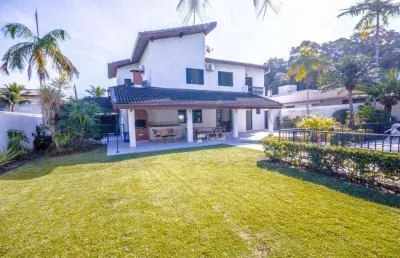 Casa em condomínio fechado com 5 quartos para alugar na Avenida Pernambuco, 179, Balneário Praia do Pernambuco, Guarujá
