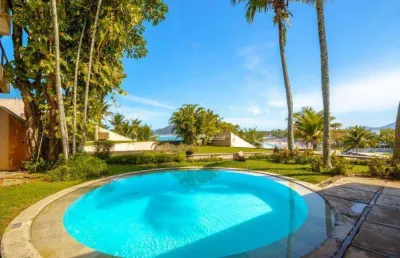 Casa com 4 dormitórios à venda, 426 m² por r$ 4.500.000,00 - praia de pernambuco - guarujá/sp