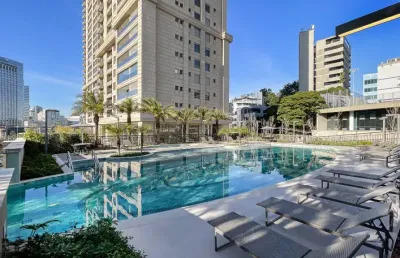 Lindo apartamento na cidade jardim de 4 suítes com vista para ponte estaiada.