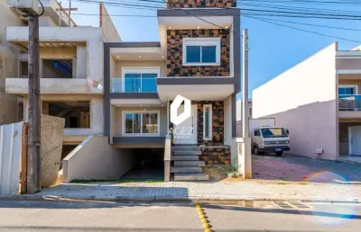 Sobrado em condominio fechado, 3 quartos com suíte com hidromassagem e closet.
